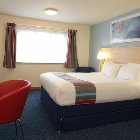 Travelodge Windsor Central Экстерьер фото