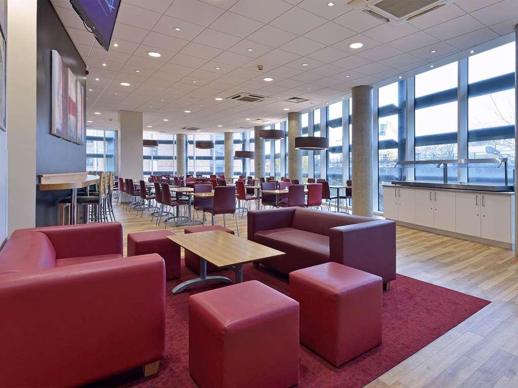Travelodge Windsor Central Ресторан фото