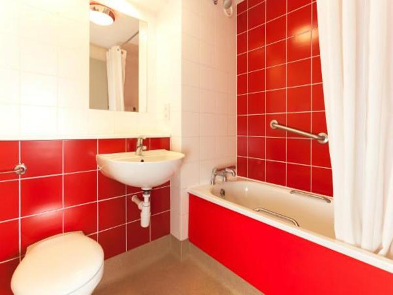 Travelodge Windsor Central Экстерьер фото