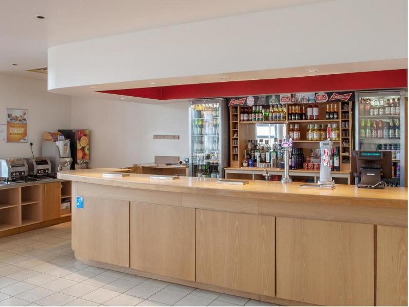 Travelodge Windsor Central Экстерьер фото
