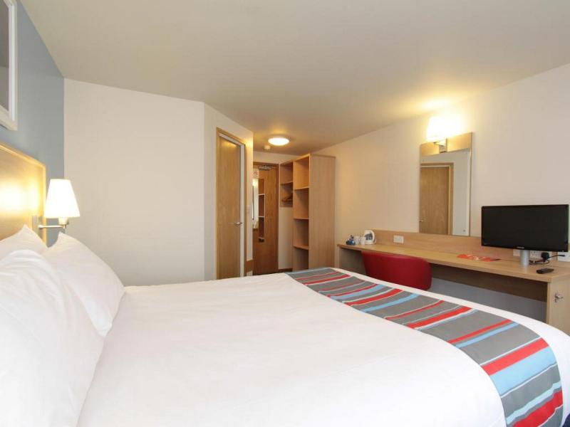 Travelodge Windsor Central Экстерьер фото